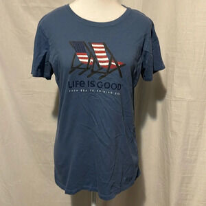 womens American flag beach chairs graphic Life Is Good crusher tee size medium